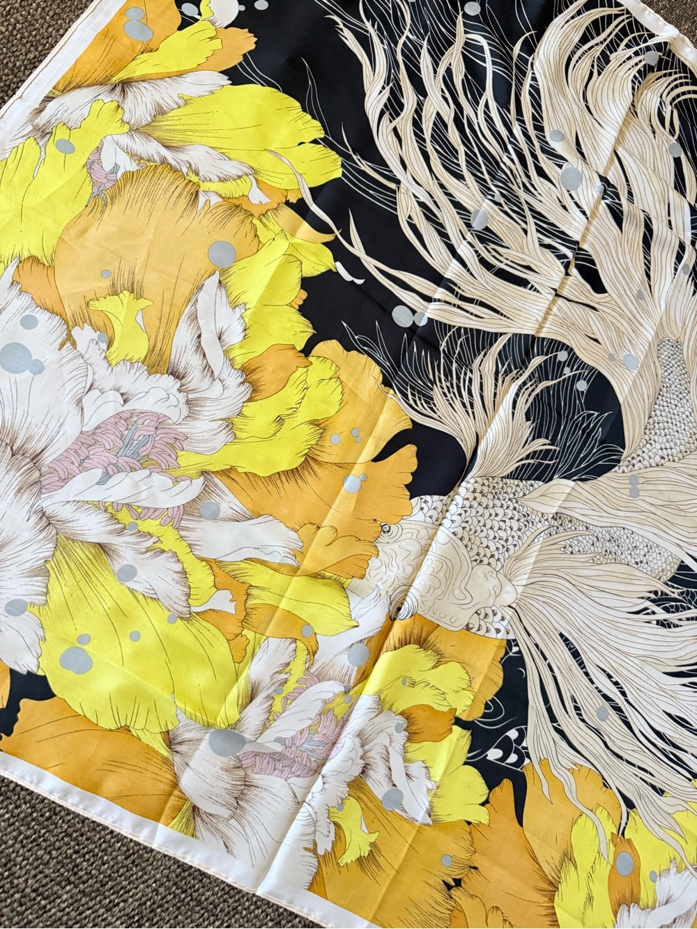💛Thai silk koi scarf💛